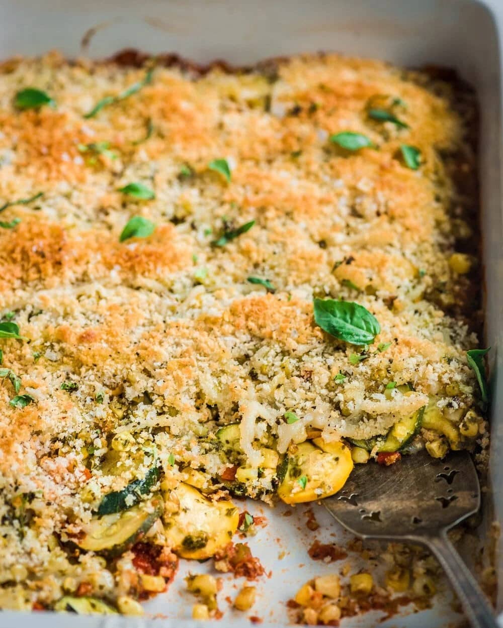 A 60 vegan casserole recipe book featuring dump & bake dishes filled with vegetable and cheese combinations.