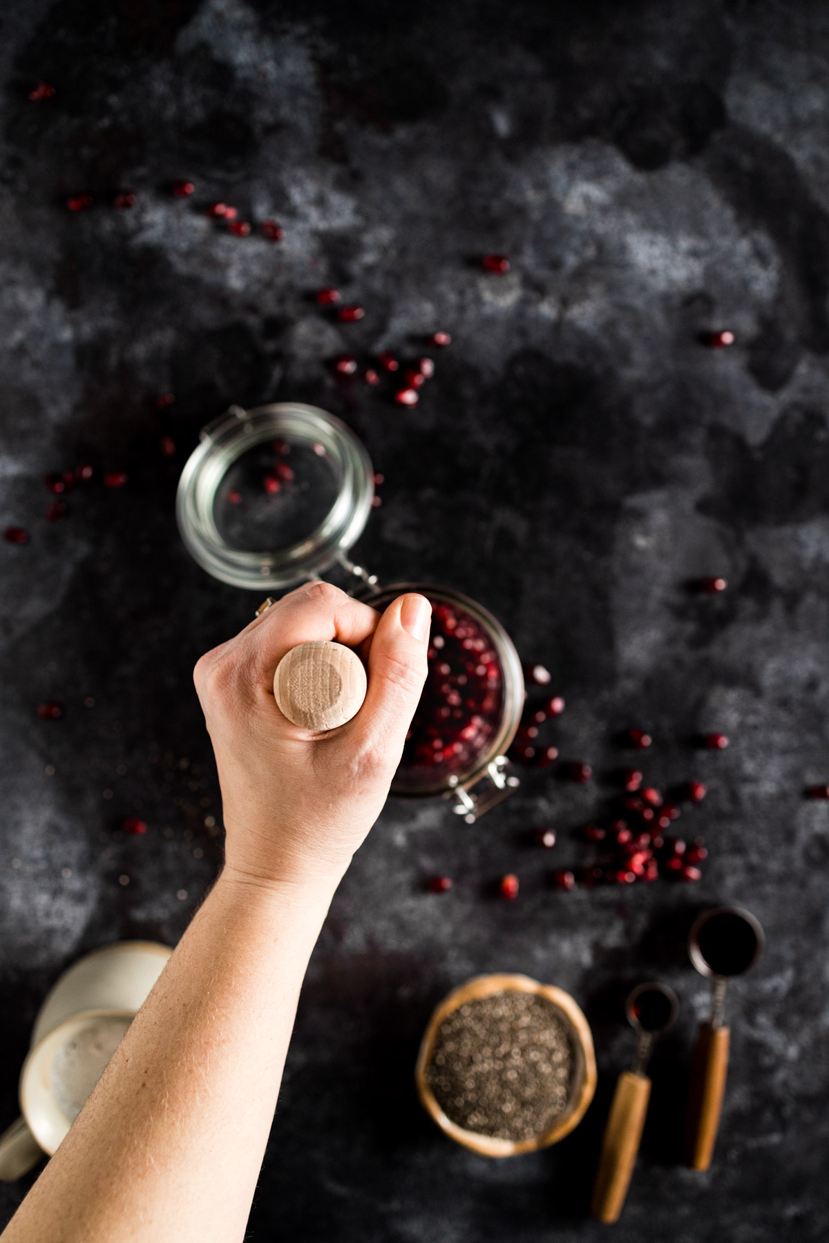 Step-by-step instructions for pomegranate chia pudding.