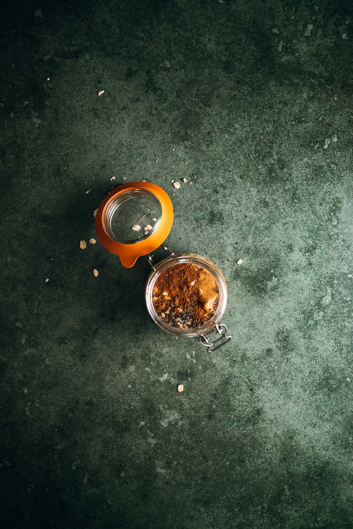 Step-by-step instructions for overnight oats with water.